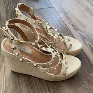 Steve Madden Valentino look alike wedges!